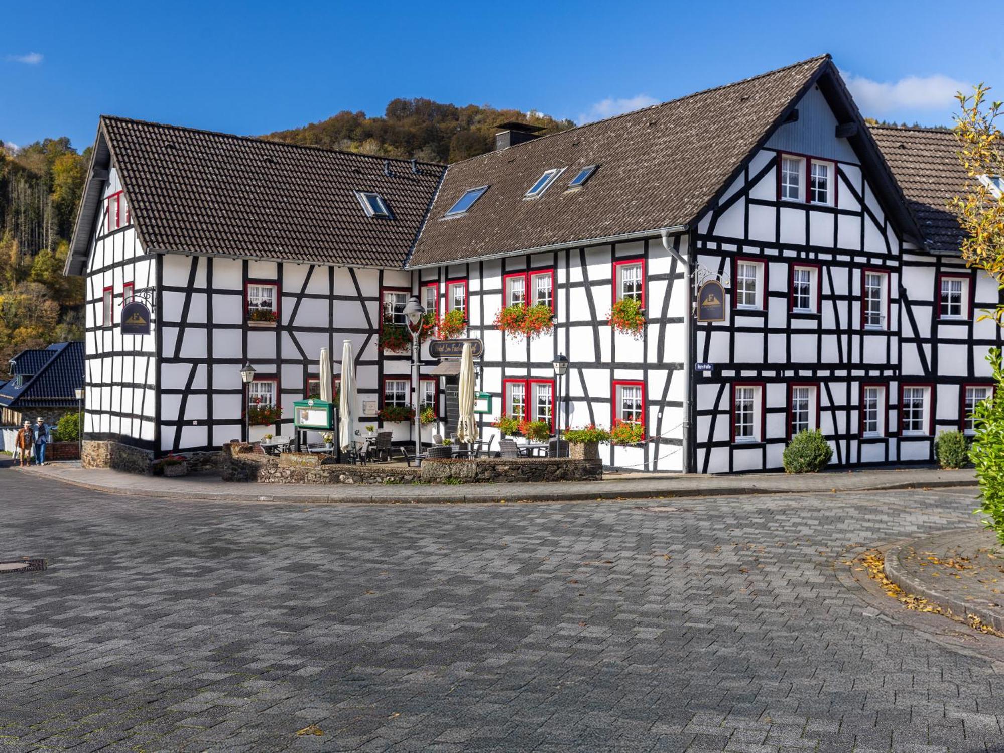 Garni Hotel Im Fachwerkhof Simmerath Eksteriør bilde